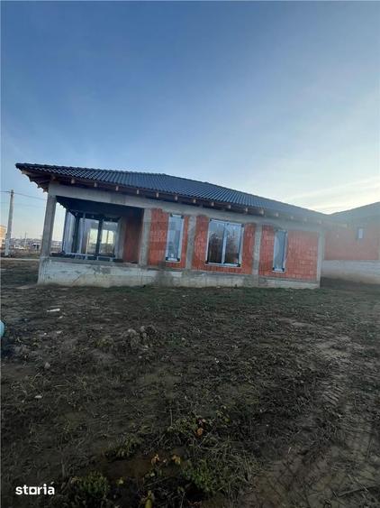 Casă cu 4 camere cu Teren 650 Mp în Oncea