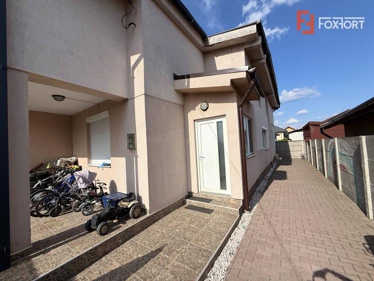 Duplex cu 5 camere cu Canalizare în Săcălaz