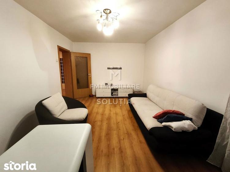 Apartament cu 5 camere decomandat în Traian