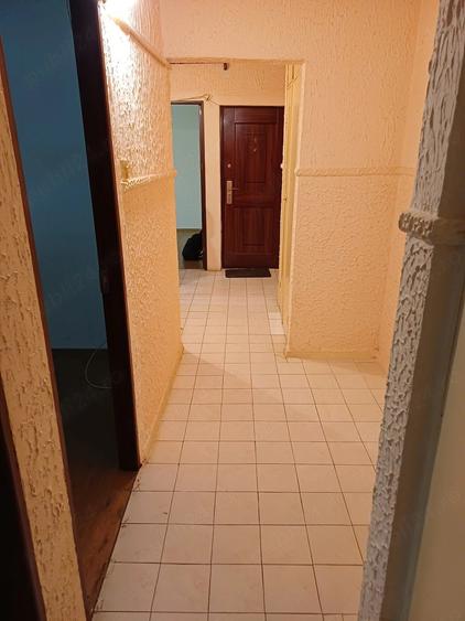 Apartament cu 3 camere decomandat în Vest