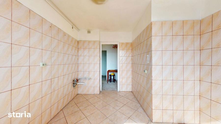 Apartament cu 4 camere decomandat în Rahova