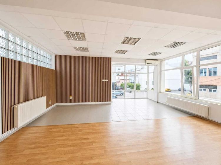 Spațiu comercial, de 190 mp, în Exterior Vest