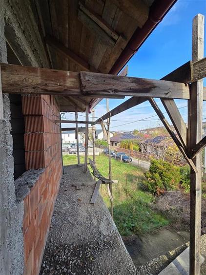 Casă cu 5 camere cu Teren 508 Mp în Vișan