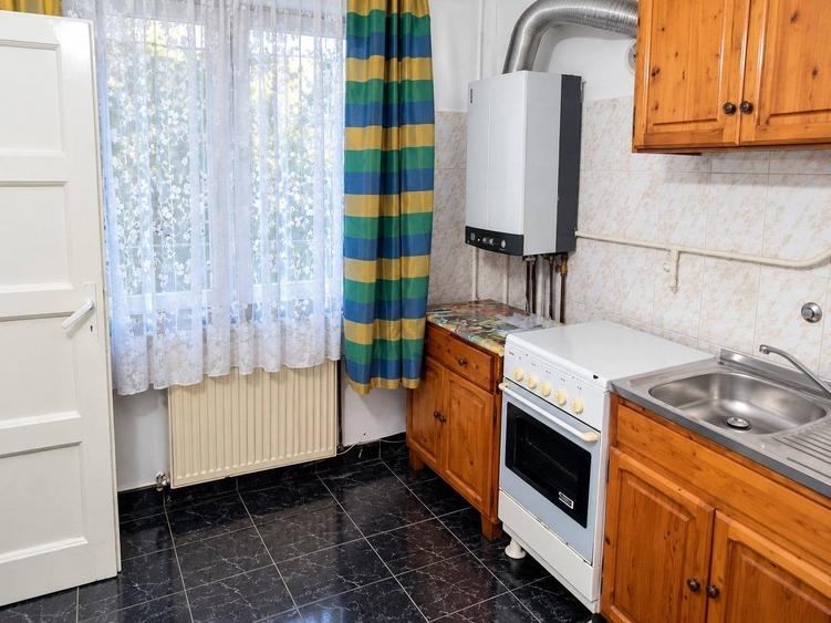 Garsonieră decomandată în Central