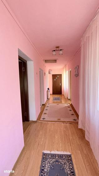 Casă cu 4 camere cu Teren 1668 Mp în Bujoreni