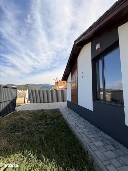 Casă cu 4 camere cu Teren 500 Mp în Central