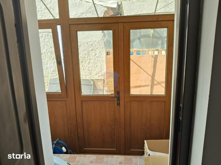 Casă cu 4 camere cu Teren 300 Mp în Central