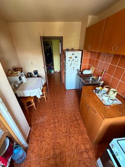 Apartament cu 3 camere decomandat în Aradului
