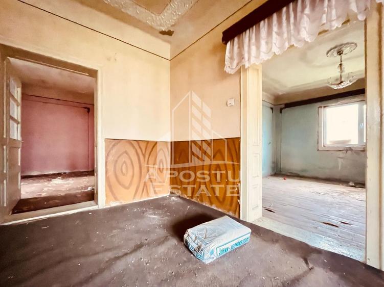 Casă individuală cu 6 camere cu Canalizare în Măgulicea