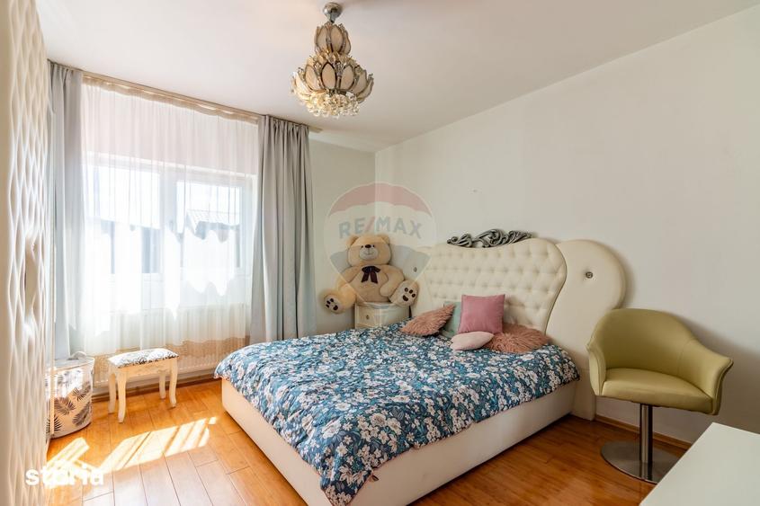 Casă cu 6 camere cu Teren 469 Mp în Central