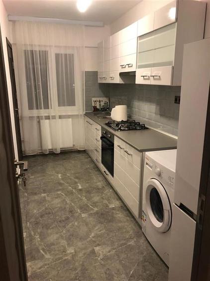 Apartament cu 2 camere semidecomandat, mobilat în Independenței