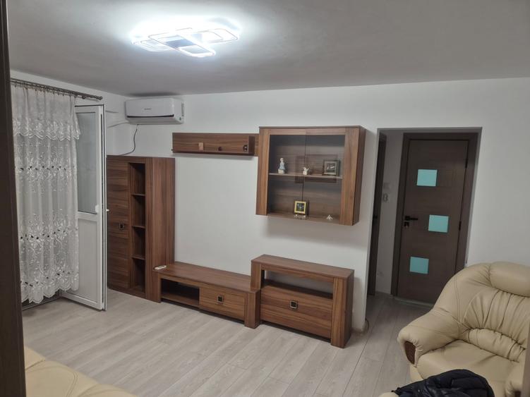 Apartament cu 2 camere semidecomandat în Pantelimon
