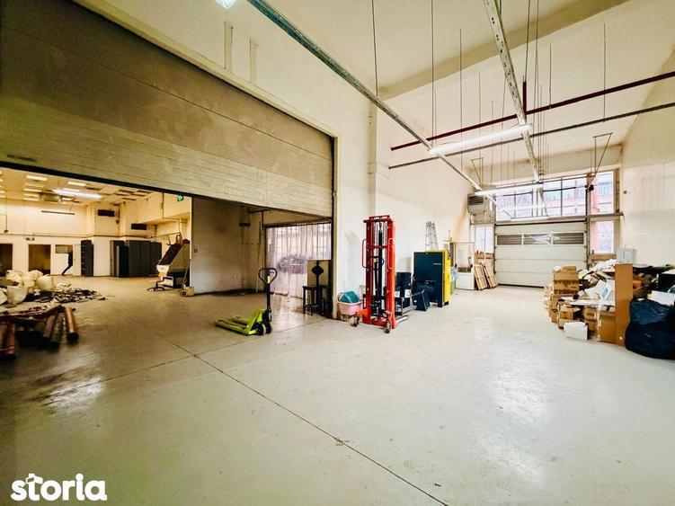 Spa?iu Comercial de Vanzare Renovare Recenta, Aproape de Metrou - 4