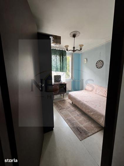 Apartament cu 3 camere semidecomandat în Giurgiului