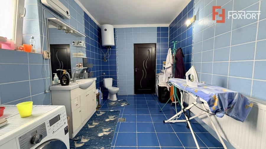 Casă individuală cu 5 camere cu Canalizare în Halânga