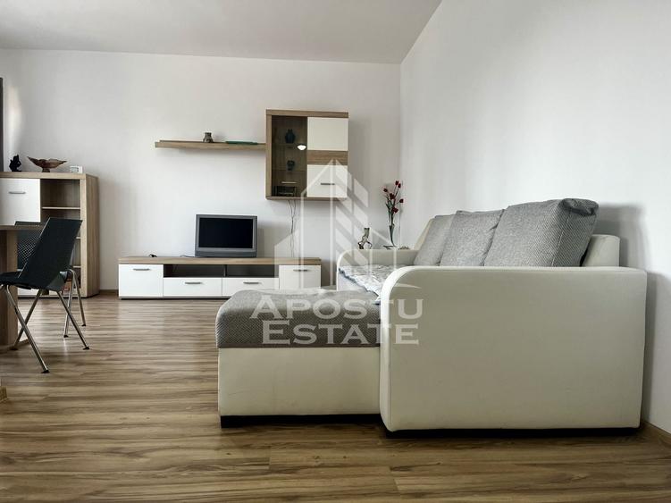 Apartament cu 3 camere semidecomandat, mobilat în Ciarda Roșie