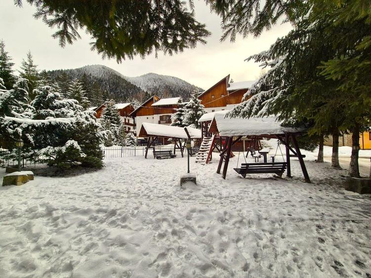 Apartament cu 3 camere decomandat în Poiana Brașov