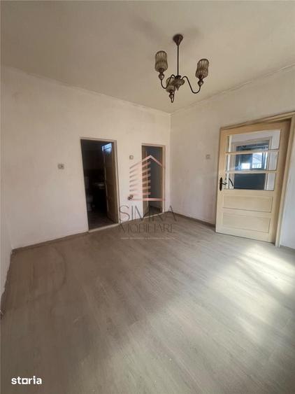 Casă cu 4 camere cu Teren 711 Mp în Borș