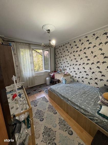 Apartament cu 3 camere decomandat în Lujerului