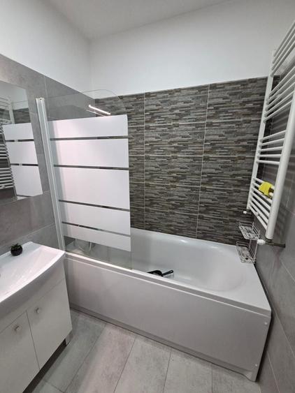 Apartament cu 2 camere decomandat, mobilat în Berceni