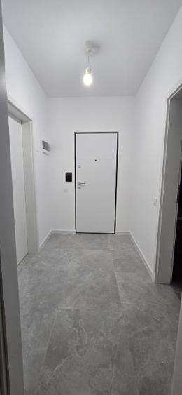 Apartament cu 2 camere decomandat în Tractorul