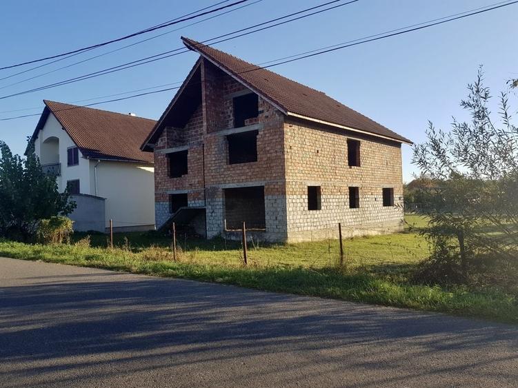 Casă cu 4 camere în Central