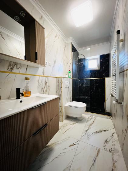 Apartament cu 3 camere semidecomandat, mobilat în Aradului