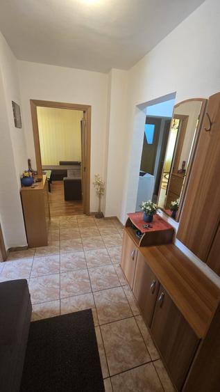 Apartament cu 3 camere decomandat în Nerva Traian