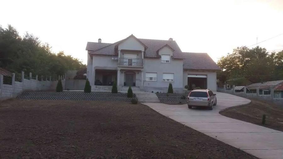 Casă cu 5 camere în Grivița