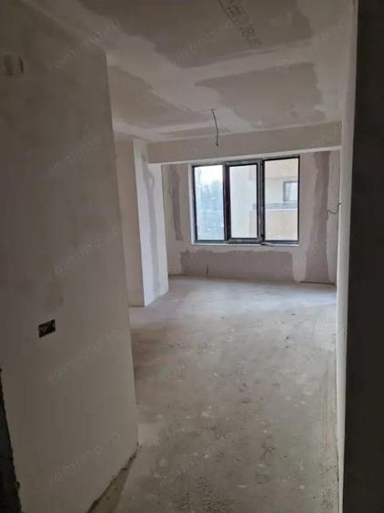 Apartament cu 3 camere decomandat în George Enescu