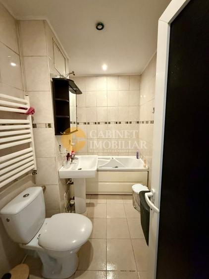 Apartament cu 3 camere decomandat, mobilat în Gară