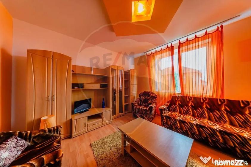 Casă cu 7 camere cu Teren 2877 Mp în Iratoșu