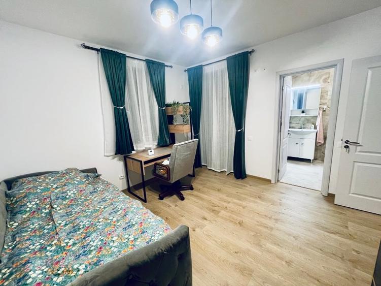 Casă cu 3 camere cu Canalizare în Central