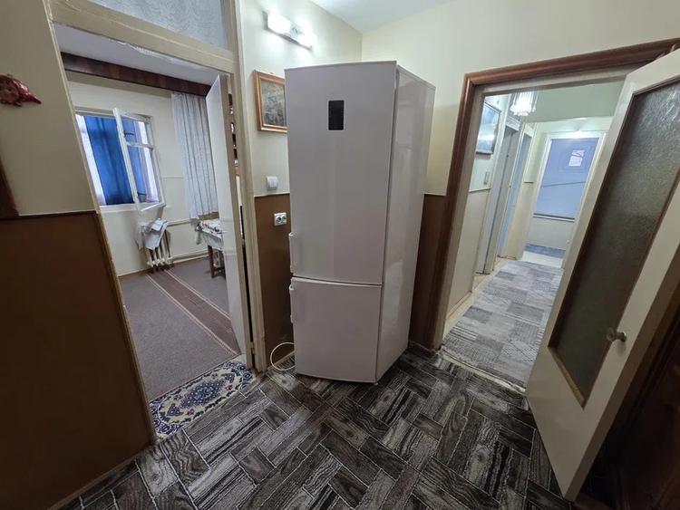 Apartament 3 camere, decomandat, etaj 1/4, zona Nicolina - 6