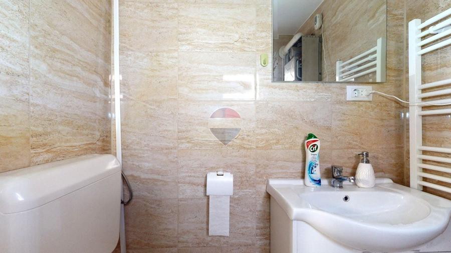 Apartament cu 2 camere decomandat în Calea București