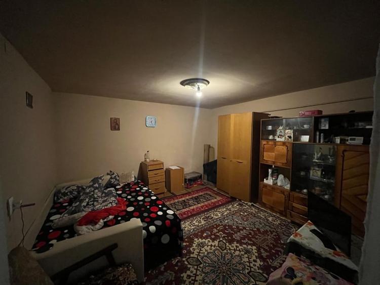 Casă individuală cu 5 camere cu Canalizare în Lascăr Catargiu