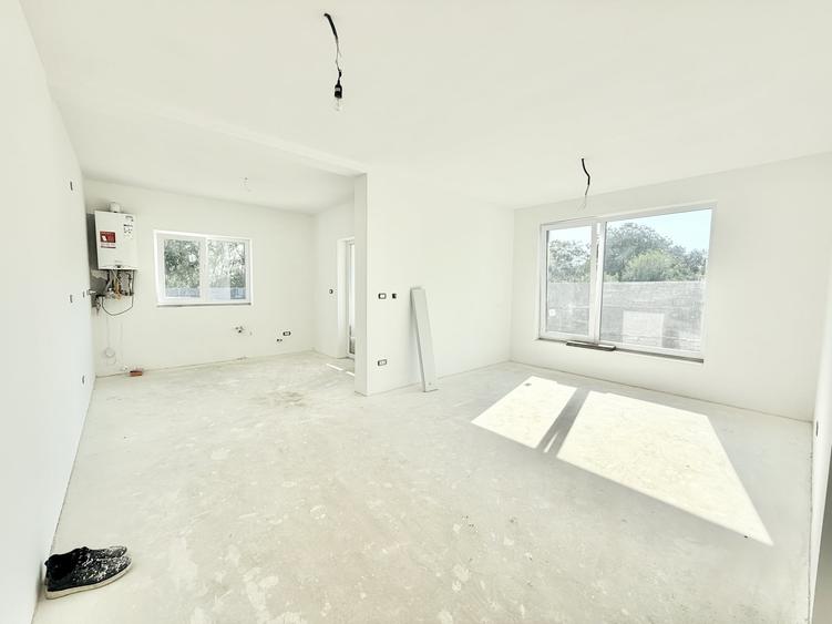 Duplex cu 4 camere cu Teren 415 Mp în Albina