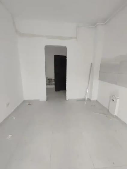 Apartament cu 3 camere decomandat în Theodor Pallady