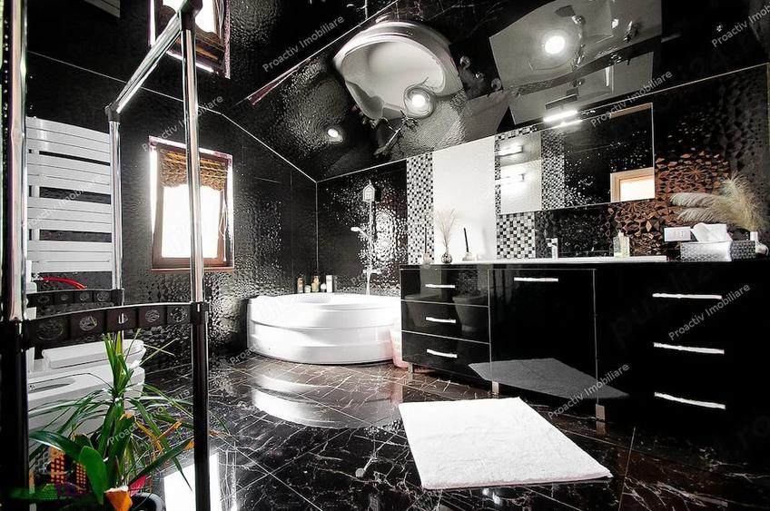 Casă cu Teren 303 Mp în Central