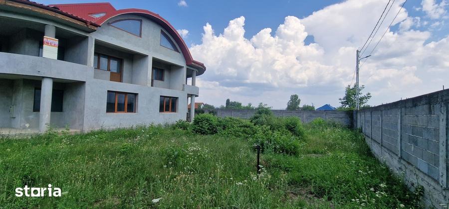 Casă cu 10 camere cu Teren 1860 Mp în Măgura