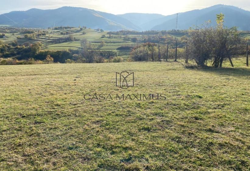 O oportunitate care îți atinge sufletul: Teren de vis la ieșirea din Rășinari