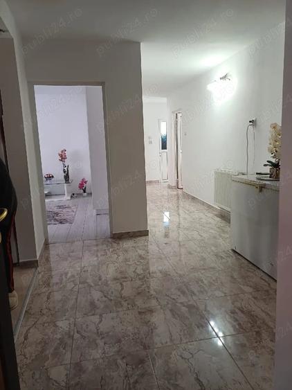 Apartament cu 4 camere decomandat în Central