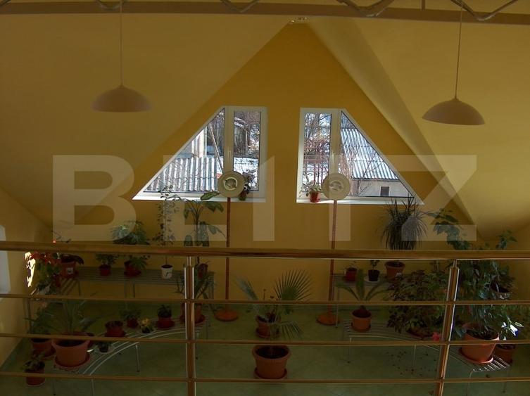 Casă individuală cu 8 camere cu Piscina în Micro 1
