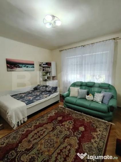 Casă cu 3 camere cu Teren 398 Mp în Central