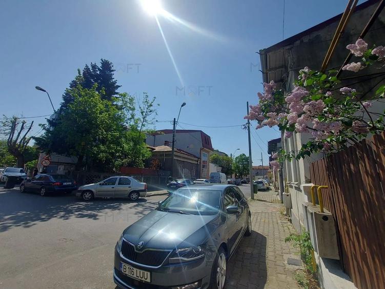 Casă individuală cu 2 camere cu Canalizare în P-ța Victoriei