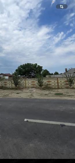 Teren de 1800 mp, în Cazasu