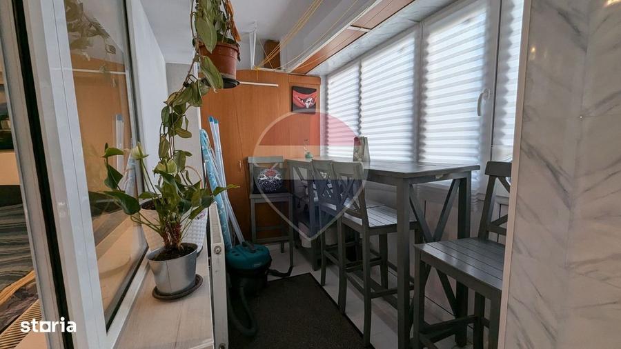 Apartament cu 3 camere decomandat, mobilat în P-ța Alba Iulia