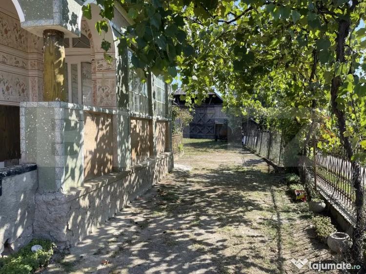 Casă cu 3 camere cu Teren 700 Mp în Central