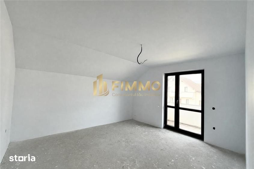 Casă cu 6 camere cu Teren 400 Mp în Ipotești