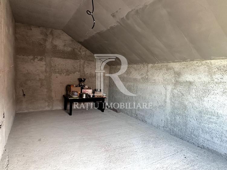 Casă individuală cu 3 camere cu Canalizare în Leș